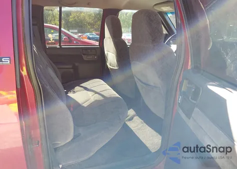 2001 Chevrolet S-10 Ls из США, поврежденный, VIN 1GCDT13W11K232319